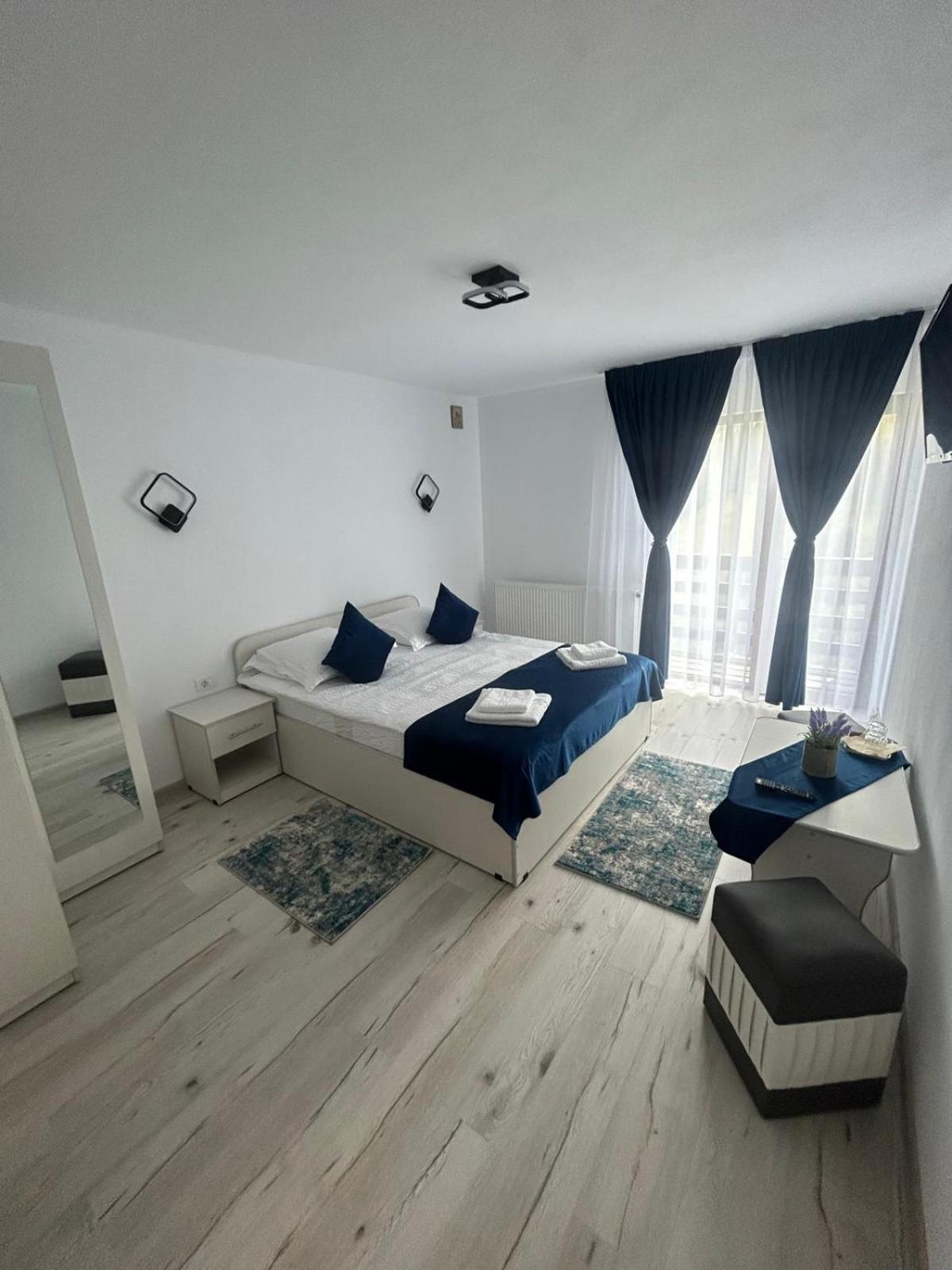 Casa Dani&Moni Hotell Moeciu De Sus Exteriör bild