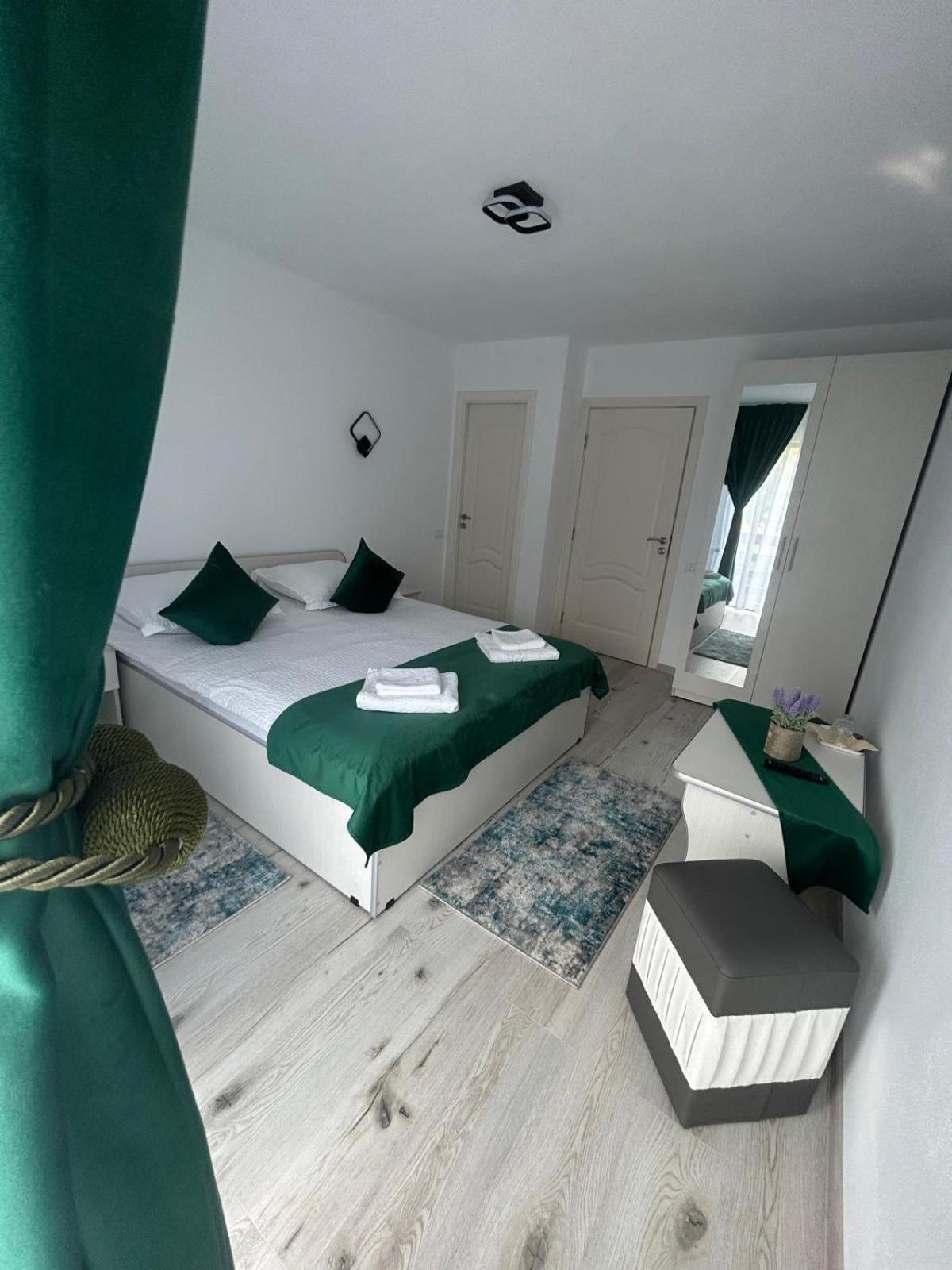 Casa Dani&Moni Hotell Moeciu De Sus Exteriör bild